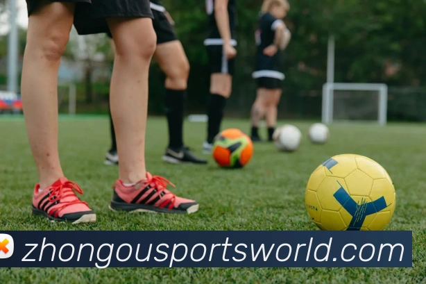 原长春亚泰边前卫么旭辰加盟梅州客家开启新征程现年26岁期待新表现